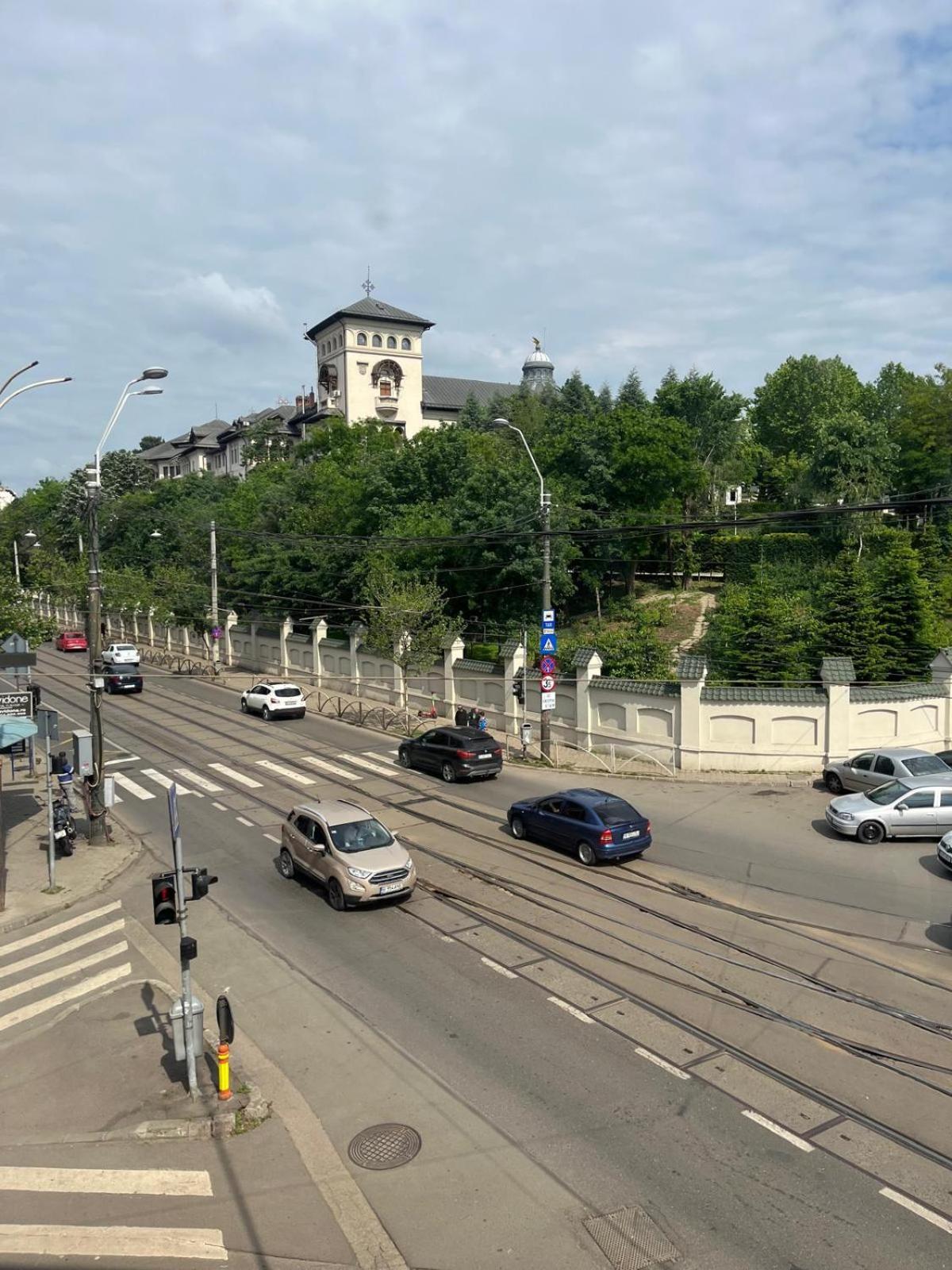 House Of Tourists Garden And More Bukarest Kültér fotó